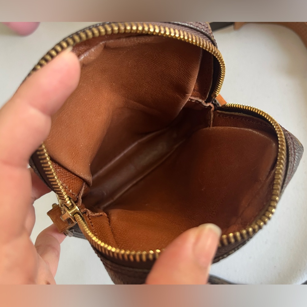 Unisex Louis Vuitton Mini Danube In monogram - Picture 10 of 16